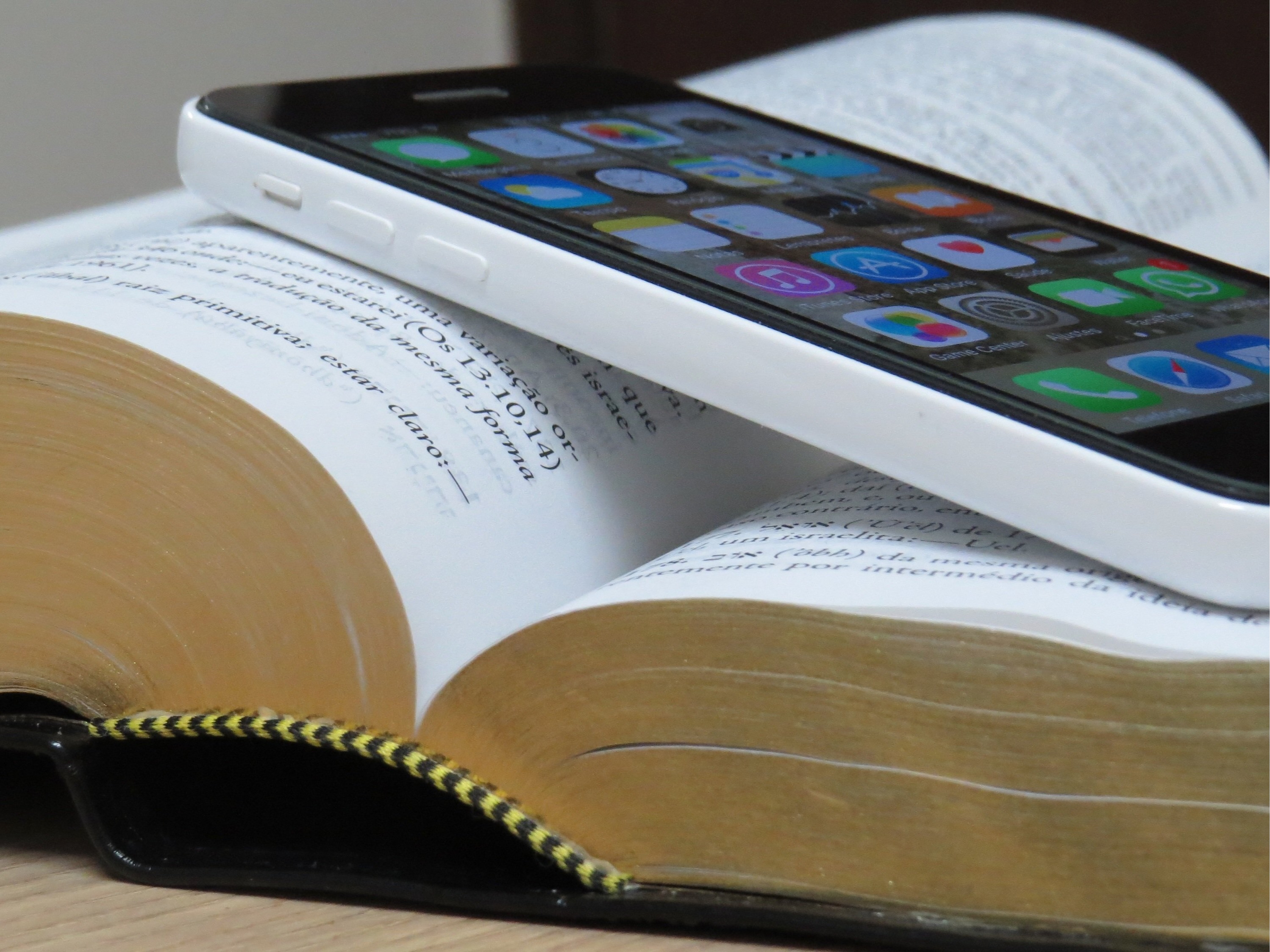 Digital Evangelism: Expanding the Mission of the Church in the Digital Age